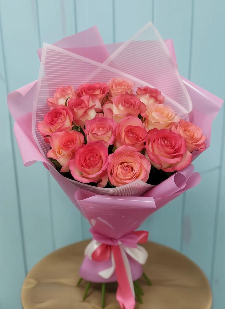 Букет 15 Розовых роз Равель в Анциферово