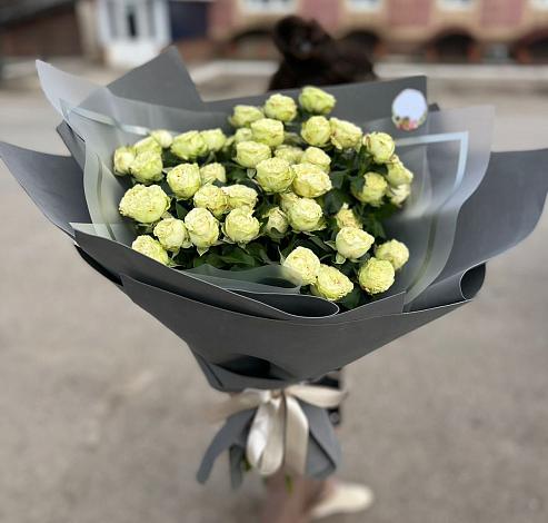 Букет Белые кустовые розы Солинеро в Анциферово