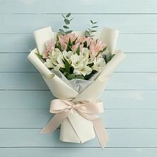 Букет цветов из:  Альстромерии в Анциферово