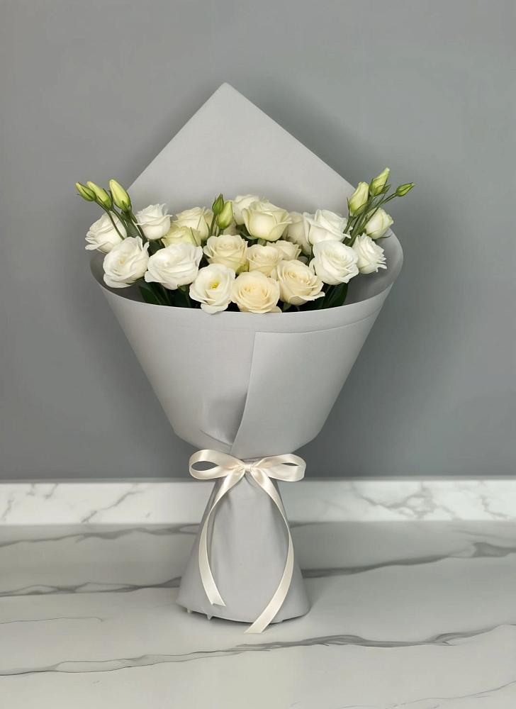 Букет цветов из: Розы и Лизиантусы в Анциферово