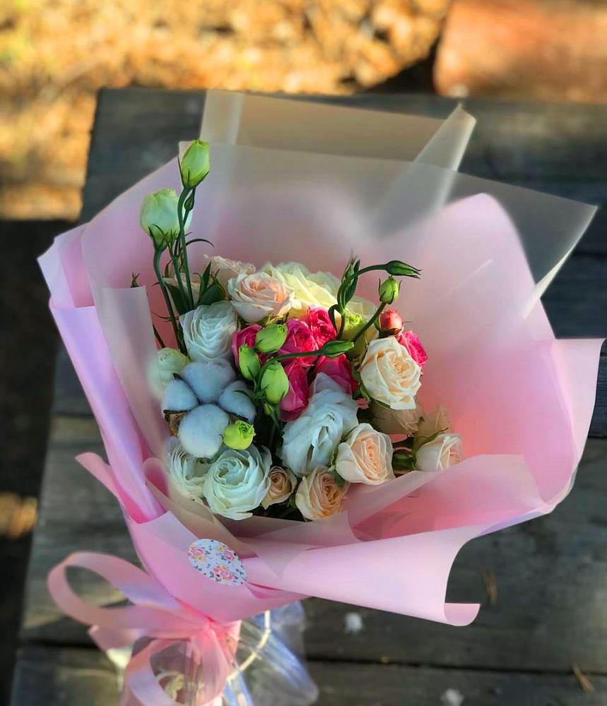 Букет цветов из: Розы и Лизиантусы в Анциферово