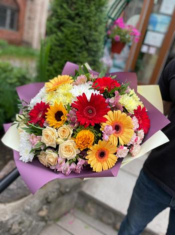 Букет цветов из: Герберы, Ромашки, Хризантемы, Розы и Подсолнухи в Анциферово