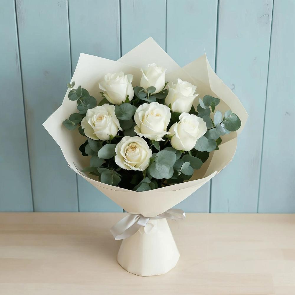 Букет Белые розы в Эвкалипте в Анциферово