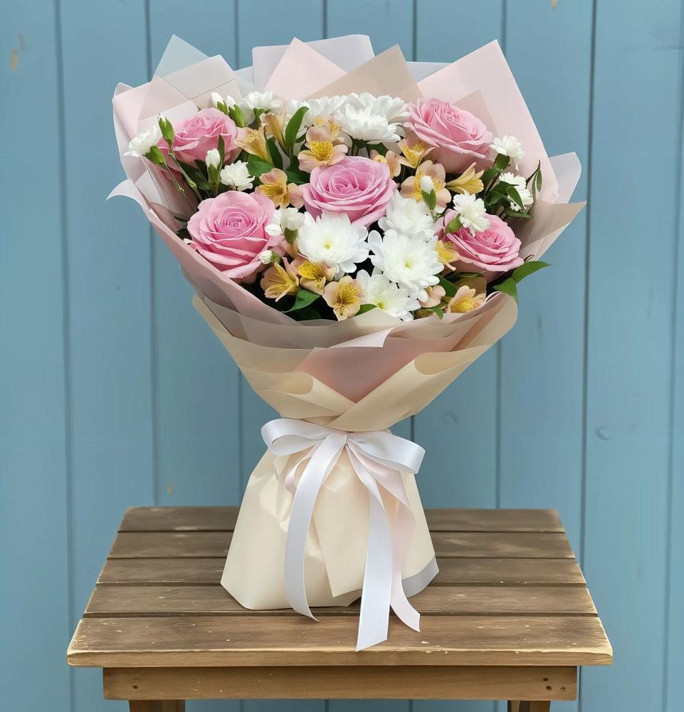 Букет цветов из: Гвоздики, Орхидеи и Розы в Анциферово