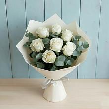 Букет Белые розы в Эвкалипте в Анциферово