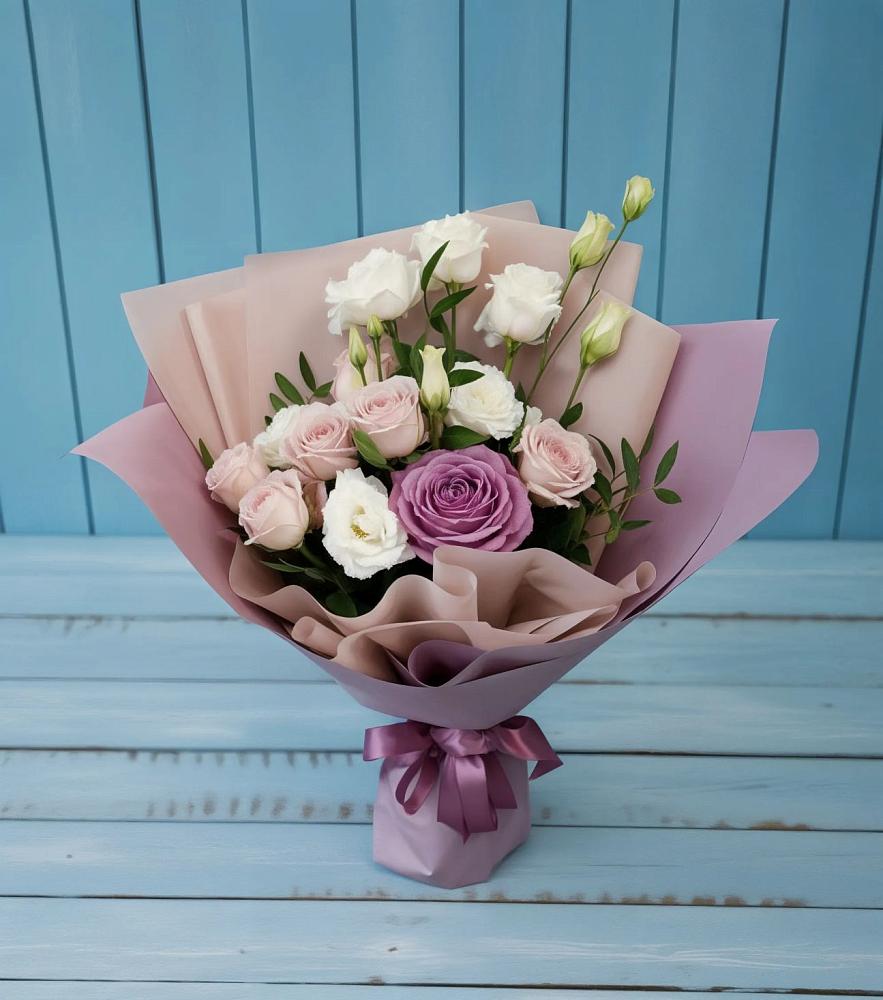 Букет цветов из: Розы и Лизиантусы в Анциферово